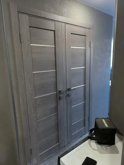 Пример установки двустворчатых дверей